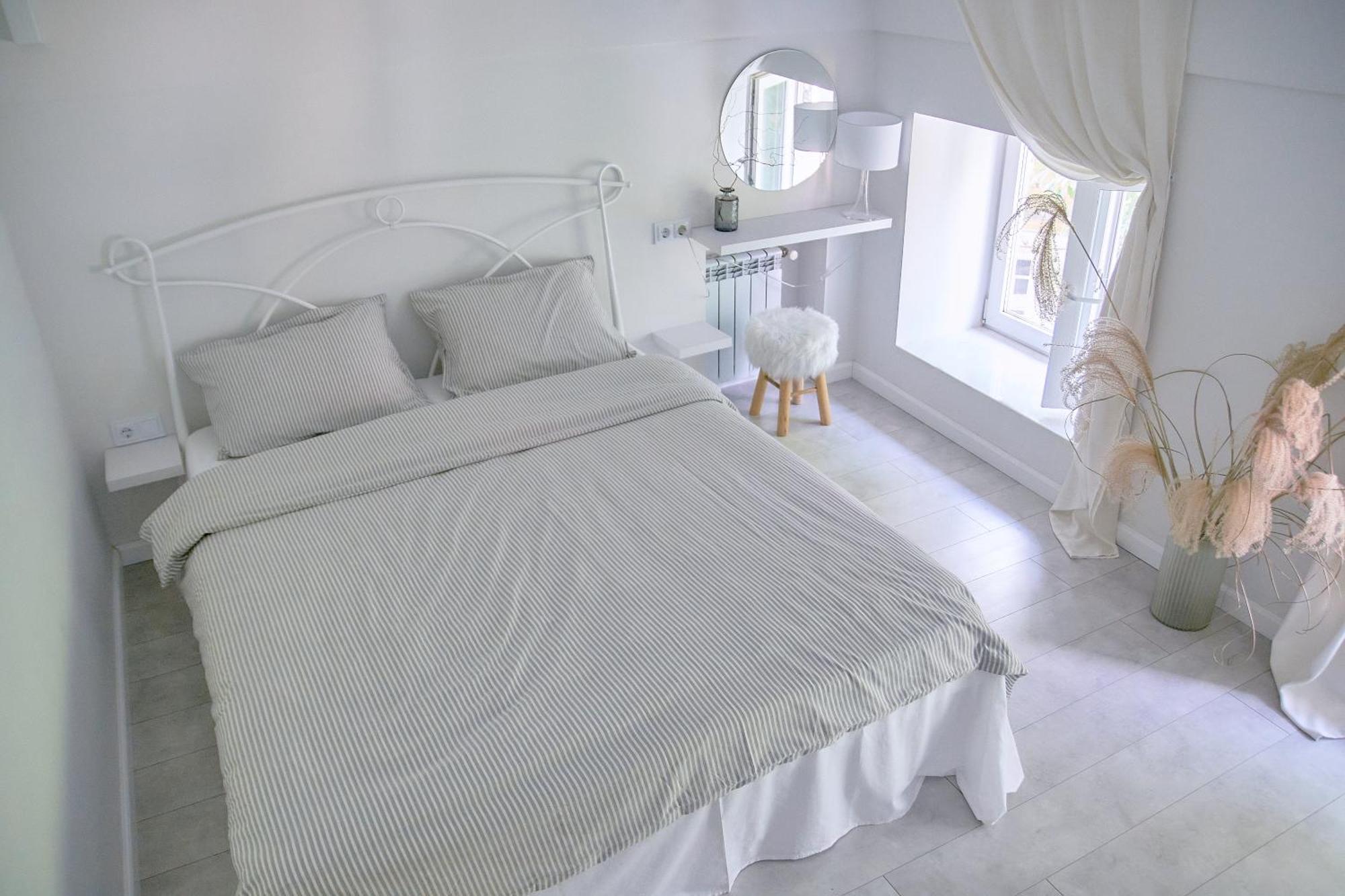 White Door Heart Of 4 *