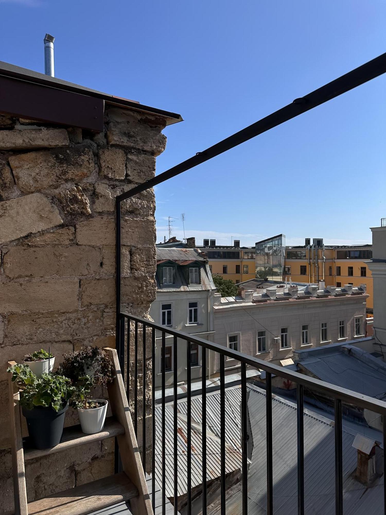 Apartment White Door Heart Of 4 *